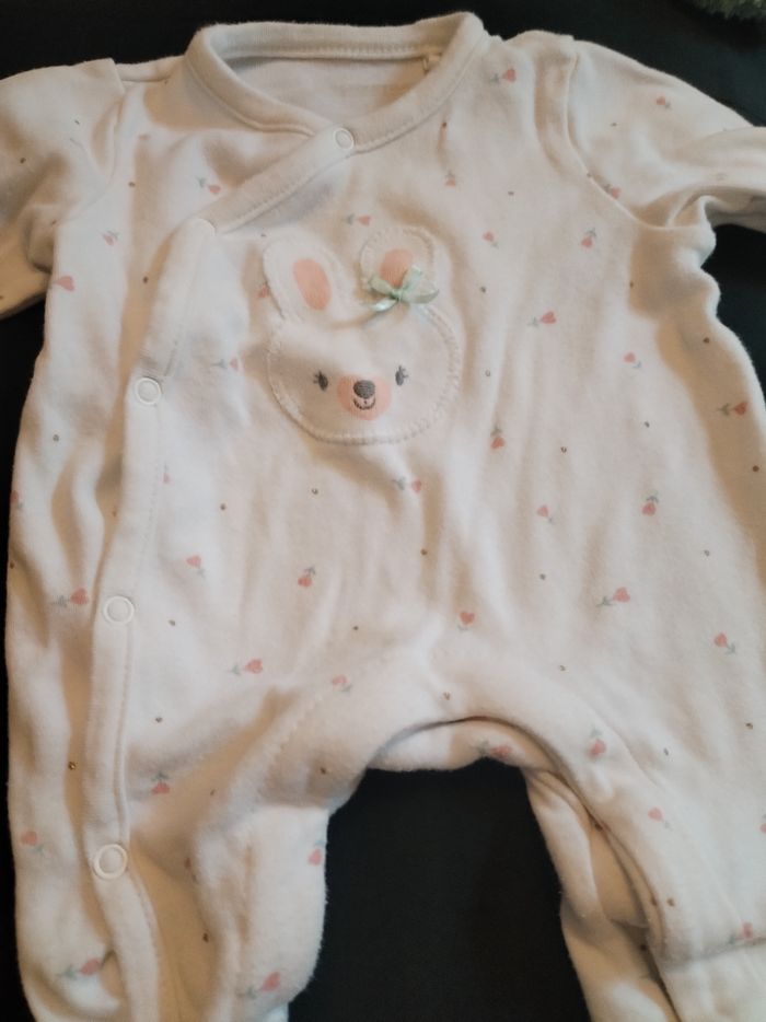 Lot pyjamas 1 mois - photo numéro 6