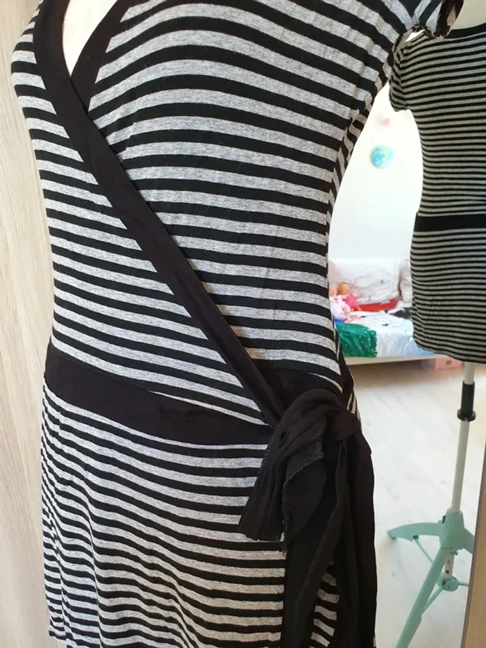 Robe noir grise portefeuille cache coeur taille M 38 vintage - photo numéro 3