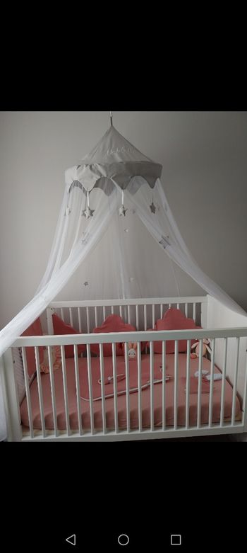 Vends ciel de lit bébé avec support