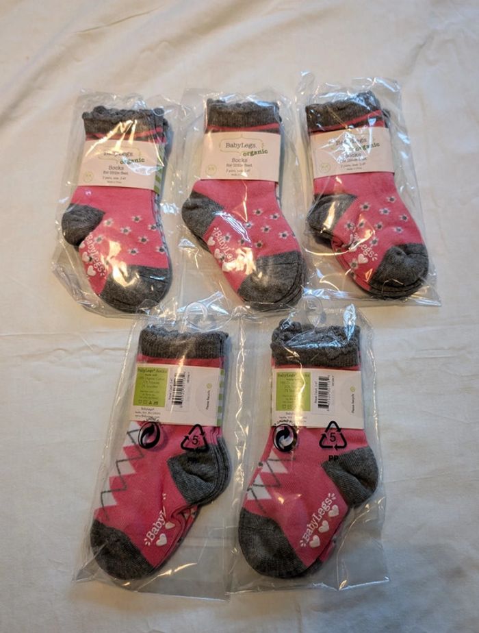 Lot de trois chaussettes taille 2-4 ans
