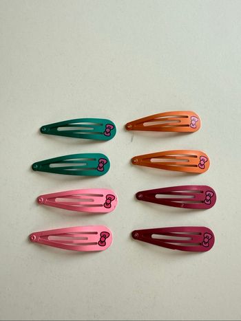 Lot 8 barrettes « Hello Kitty »