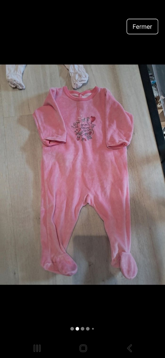 Lot de pyjamas et bodies fille 6mois - photo numéro 2
