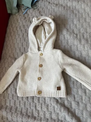 Gilet avec capuche  mixte