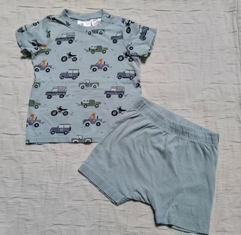 H&M ensemble short t shirt 80 cm