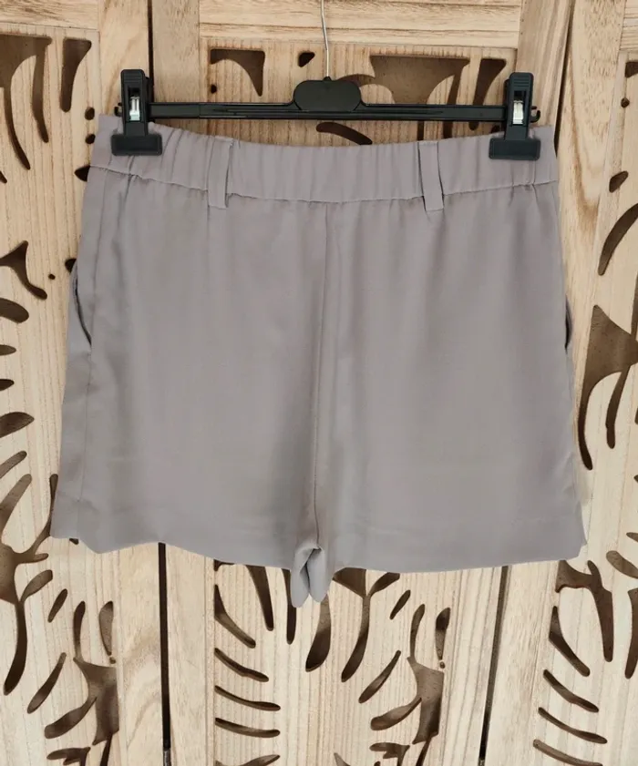 Short fluide gris clair Taille 40 H&M - photo numéro 7