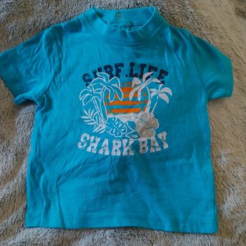 T-shirt neuf taille 6 mois