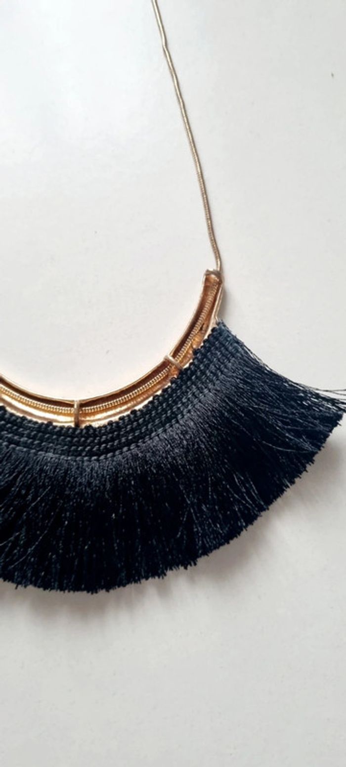 Collier doré et noir pompon frange - photo numéro 7