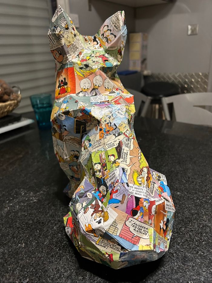 Sculpture, bouledogue assis imprimé Disney Mickey Donald - photo numéro 4