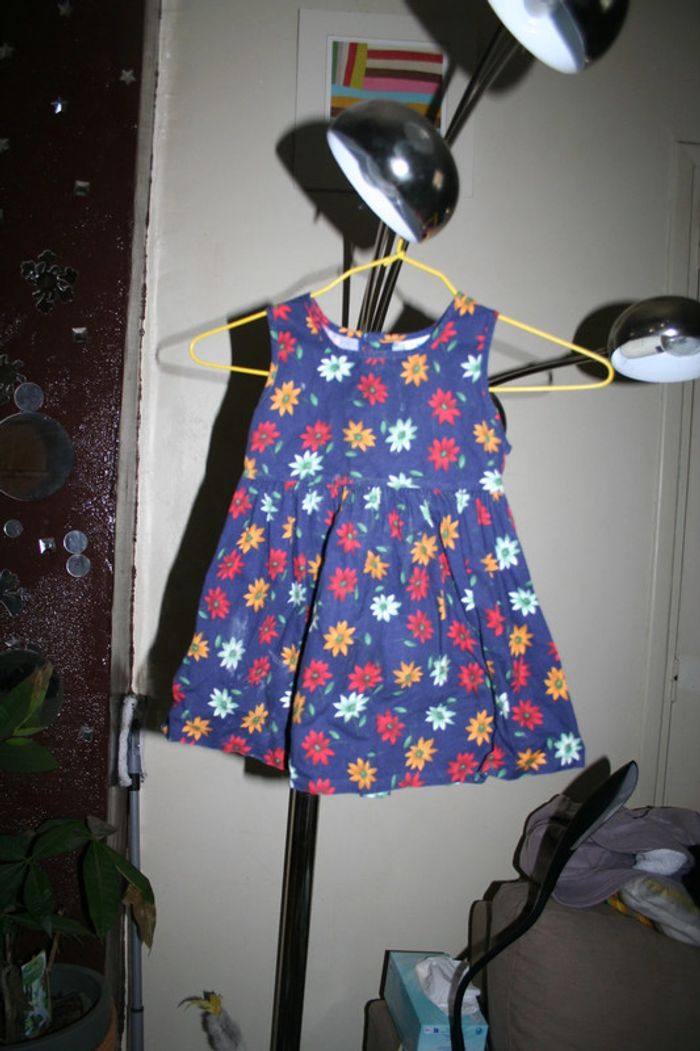 🌸Robe marine à fleurs "Taille 18 mois"🌸 - photo numéro 2