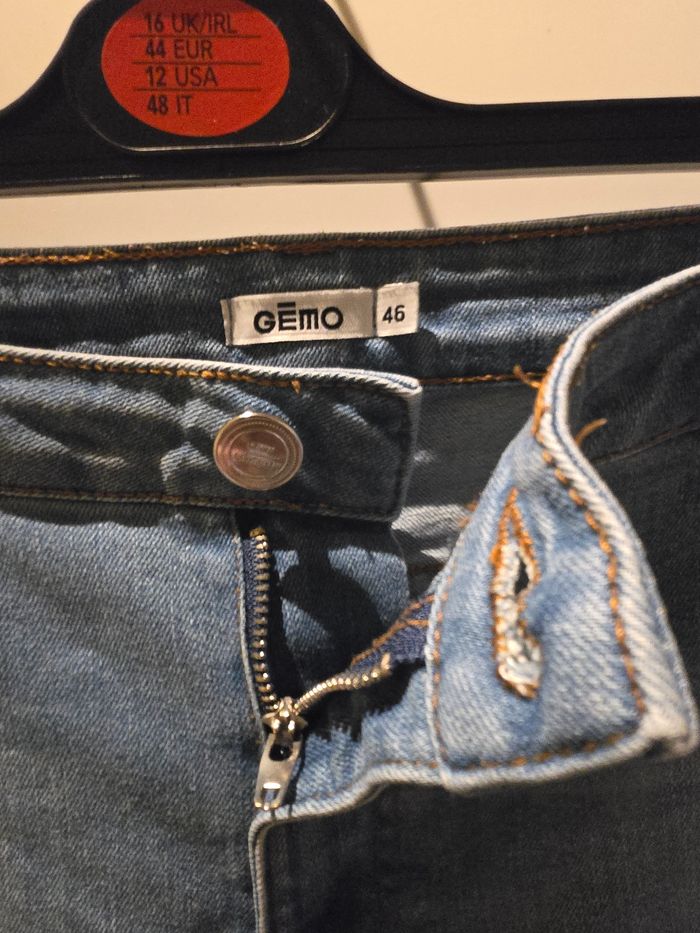 Jean droit bleu délavé à revers léopard T.44/46 Gémo - photo numéro 2