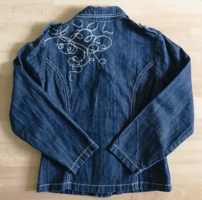 Veste en jean fille 10 ans (138 cm) - photo numéro 2