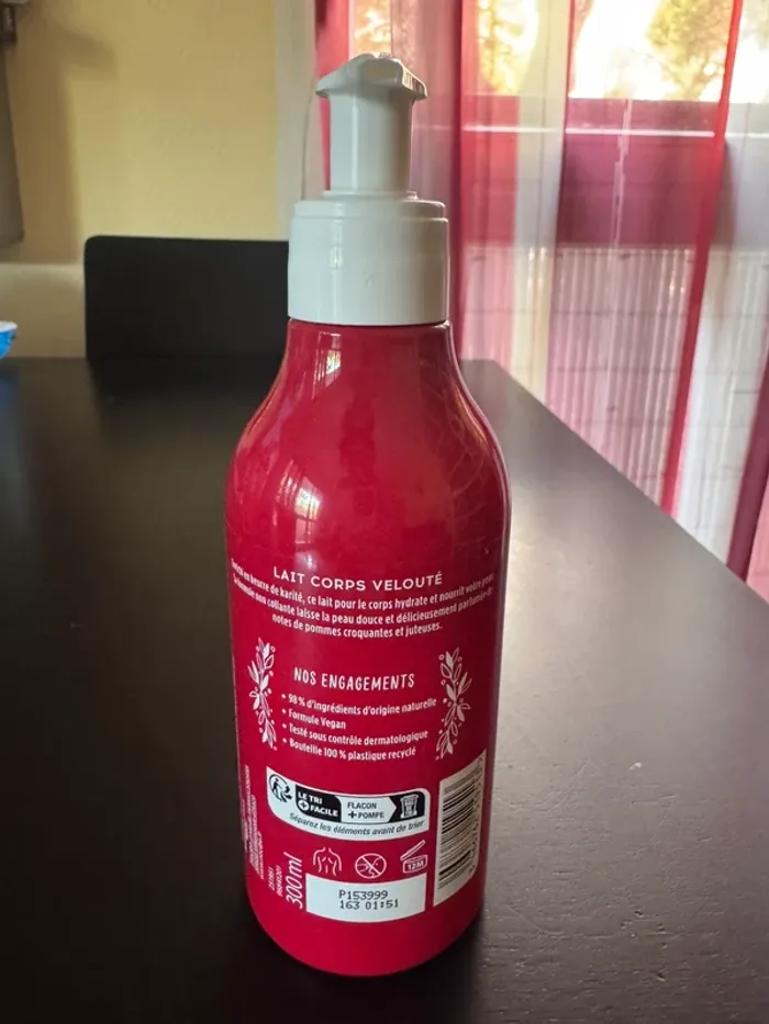 Lait corps velouté Nocibé pomme d’amour - photo numéro 2