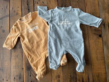 Lot 2 pyjamas velours 1mois