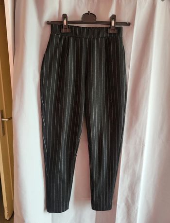 Pantalon noir ajusté pull&bear XS