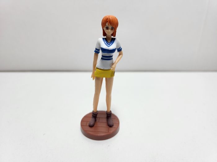 One Piece Mini Figurine - Choco Egg - Nami 03