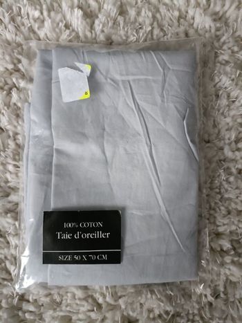 1 taie d'oreiller en 100% coton de 50X 70 cm