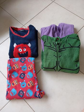 Lot de pyjamas très chaud 12 ans  garçon