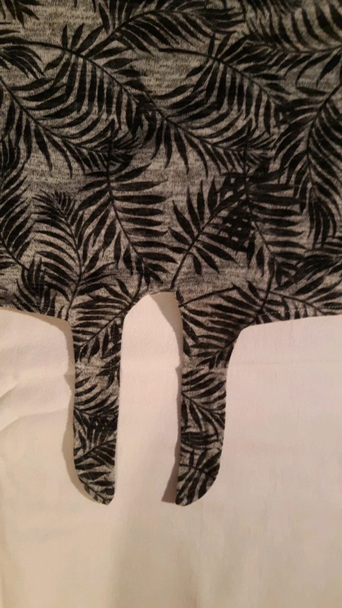 T-shirt gris et noir Gémo pour fille en 12 ans. - photo numéro 7