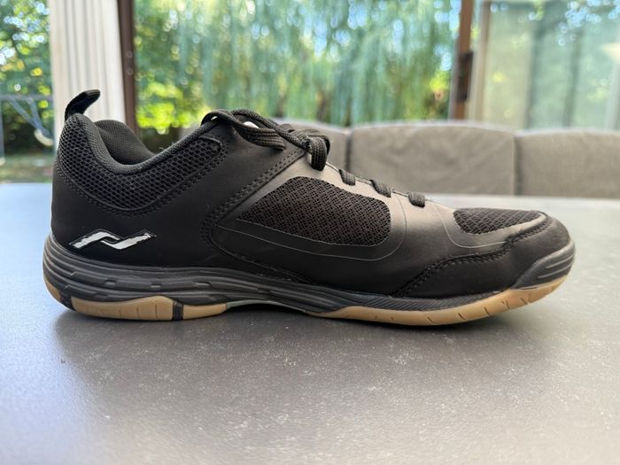 Chaussures de salle - semelle non marquante - photo numéro 4