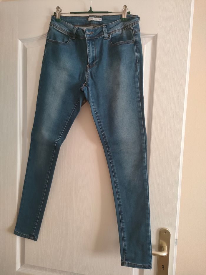 Jeans femme taille 40 en très bon état
