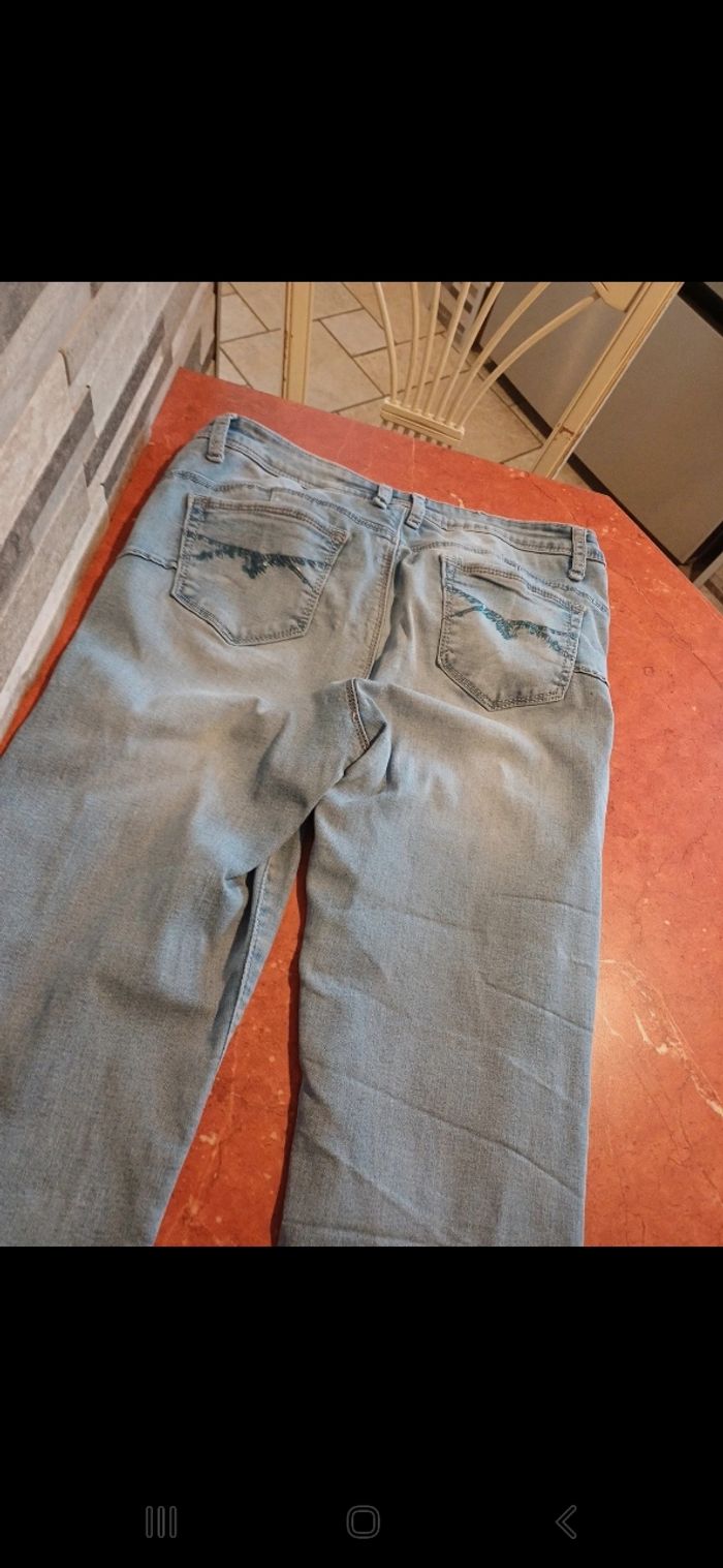 Jean femme taille 40 - photo numéro 3