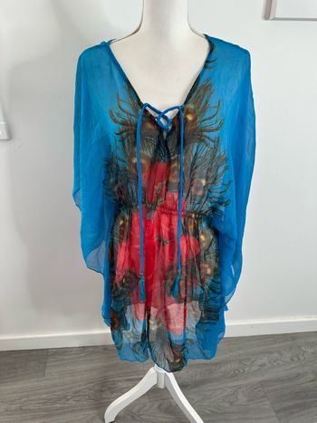 Paréo à fleurs et plumes de paon TU