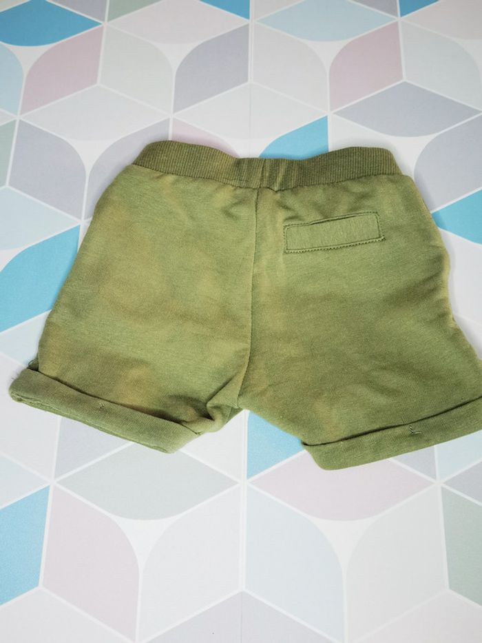D2387 - short garçon 3 mois - photo numéro 2