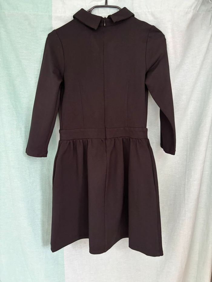 Superbe petite robe noire Maggie Sweet avec raisin en strass au col - photo numéro 3