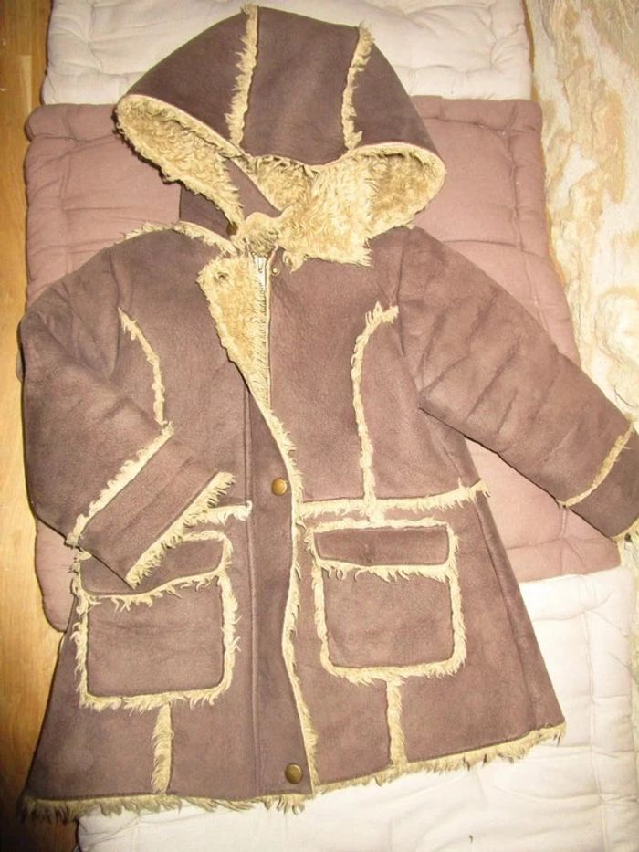 Très joli manteau fille, 4 ans