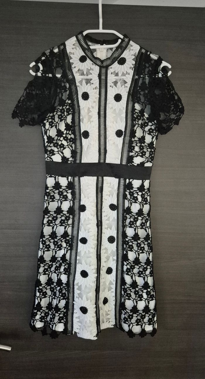 Robe en dentelle Chi Chi London T.XS