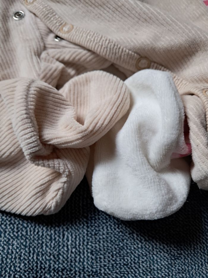 Lot 2 pyjamas 1 mois - photo numéro 4