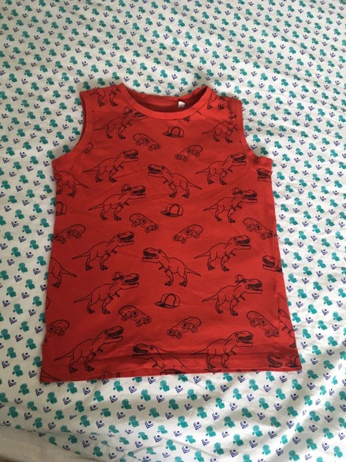 T-shirt sans manches taille 128 . - photo numéro 2