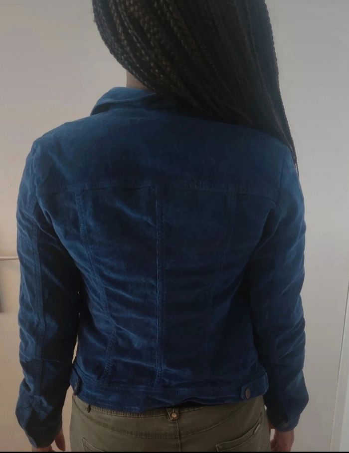 Veste en jean stradivarius en 36 - photo numéro 3