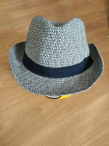 Chapeau Okaïdi blanc et gris taille 52