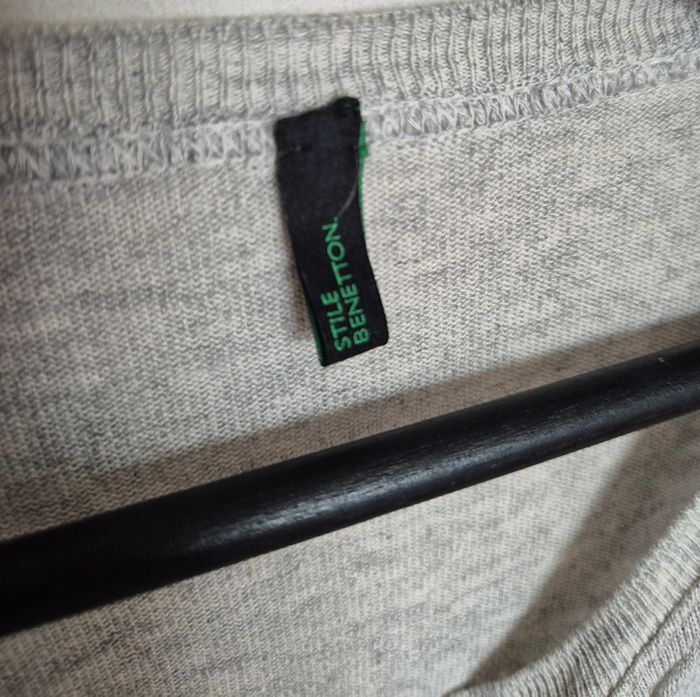 Pull stile Benetton taille s - photo numéro 3