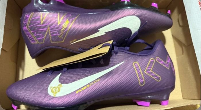 Chaussure foot Nike Kylian Mbappé