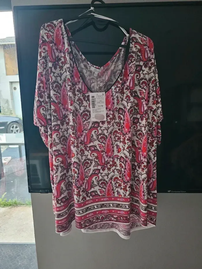 Tee-shirt / blouse femme grande taille 54/56 neuf - photo numéro 2
