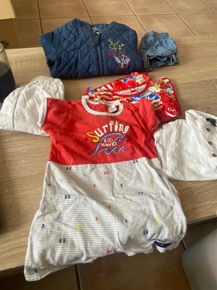 Lot 9 mois (6 pièces) - photo numéro 2