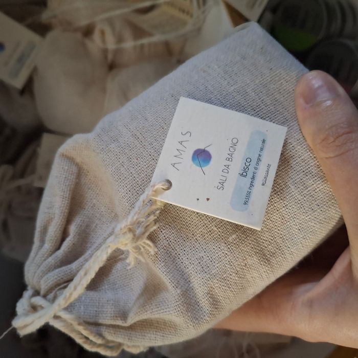 Sels de bain naturel à l'hibiscus - Amas Nakura Bio - photo numéro 2