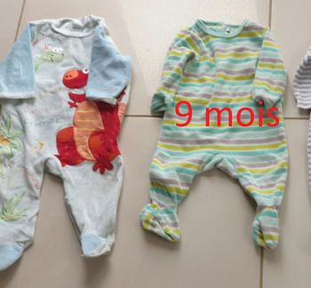 2 pyjamas 1 pieces hivers  9 mois