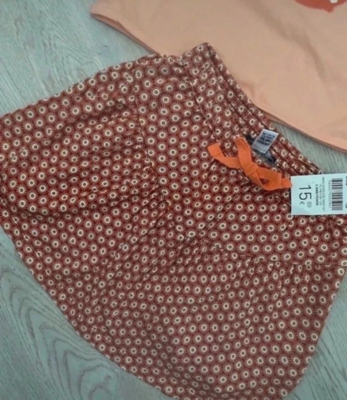 Ensemble jupe et tee shirt taille 2 3 ans Okaidi Neuf - photo numéro 3