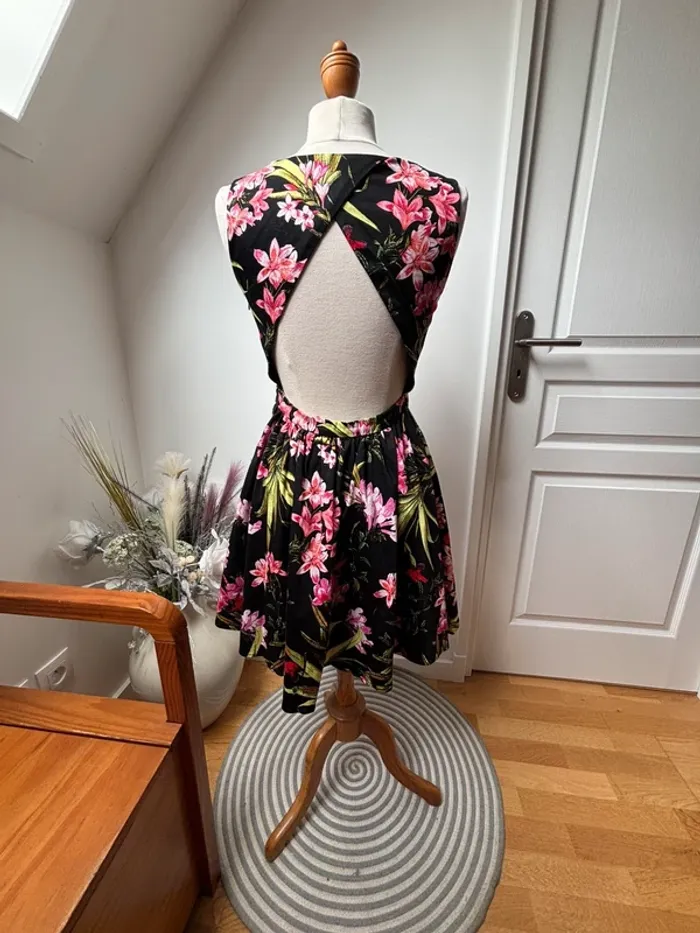 🌺 Robe noire à fleurs - Dos ouvert - Morgan - T38 - photo numéro 14