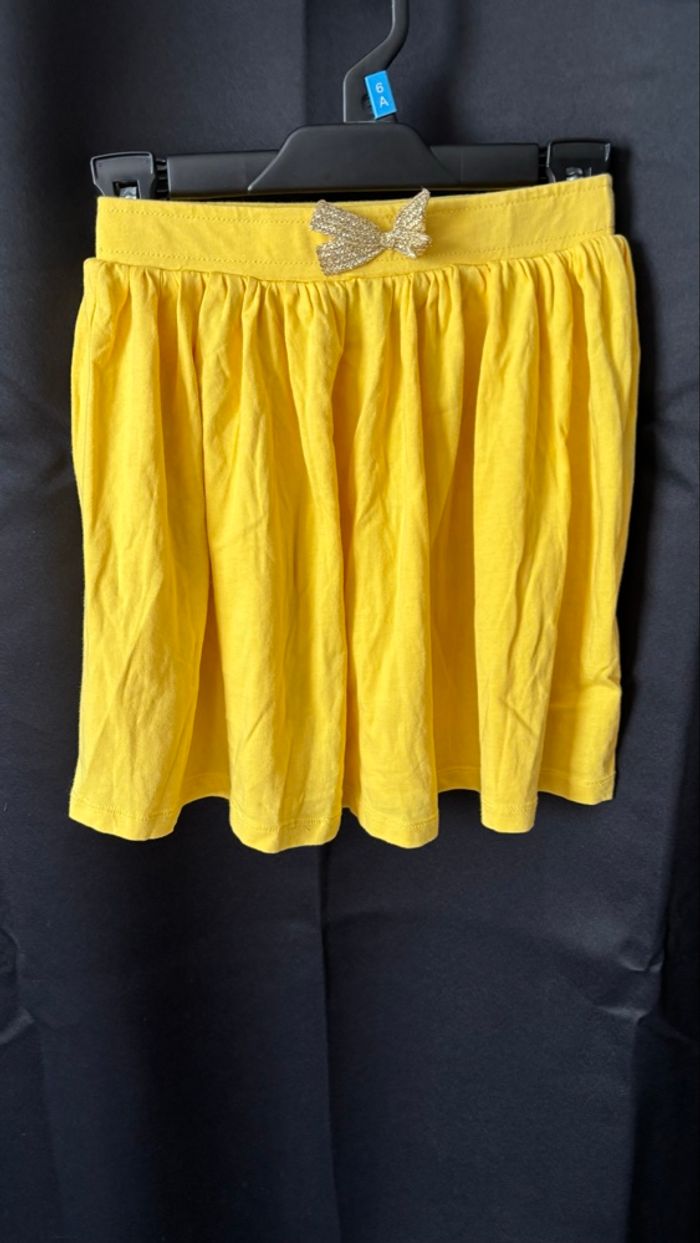 🌼 Jupe jaune KIABI – 8 ans (126/131 cm) 🌼