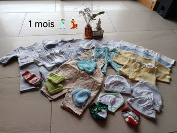 lot vêtements 1 mois