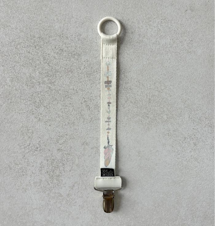 Attache sucette Elodie détails
