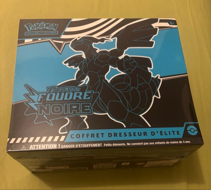 Pokémon coffret ETB foudre noire