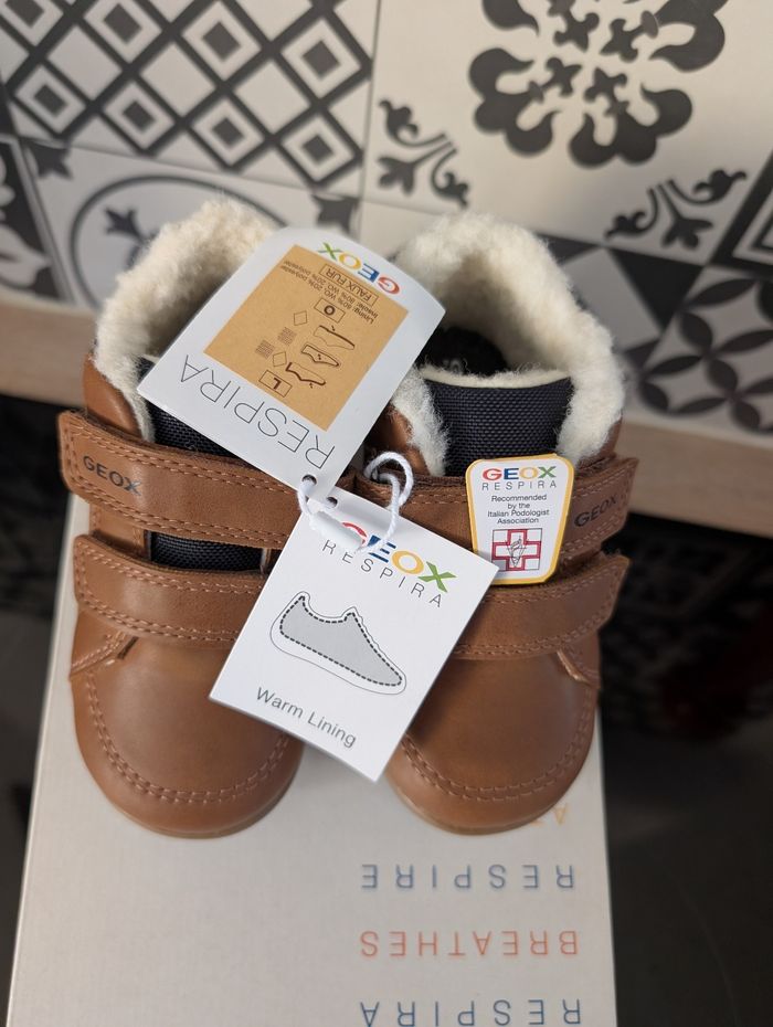 Chaussures fourrés garçon. Conseillé par les podologues. Taille 22. Neuf. Geox. - photo numéro 4