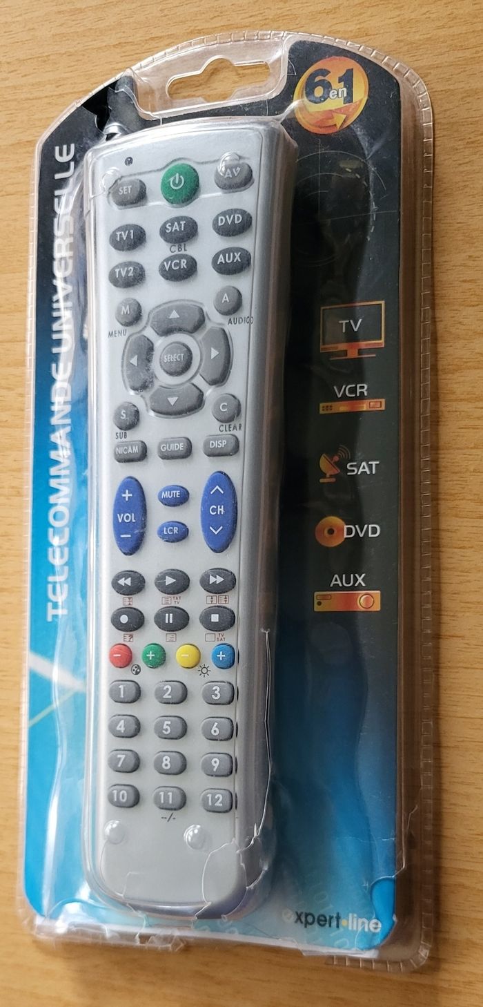 Télécommande universelle etat neuf juste ouvert