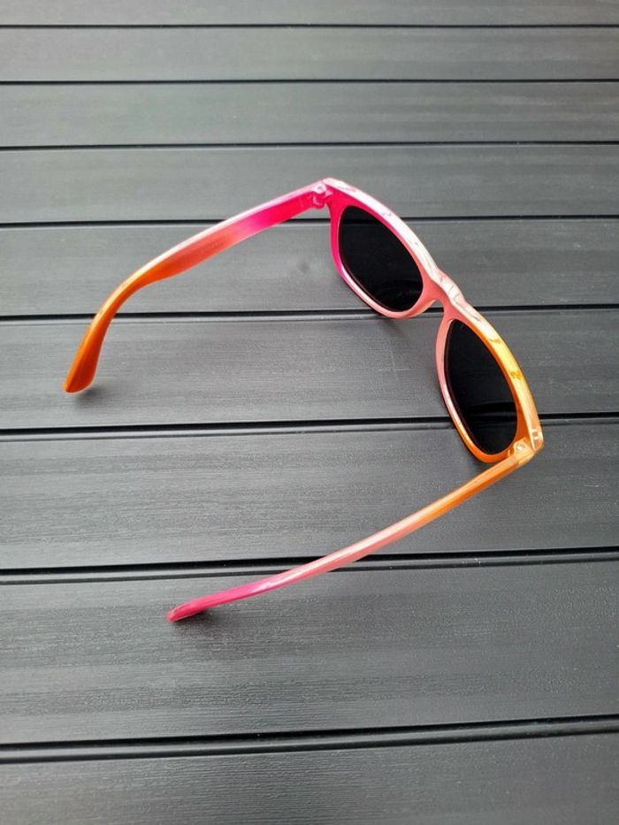 Paire de lunette de soleil - enfant - photo numéro 5