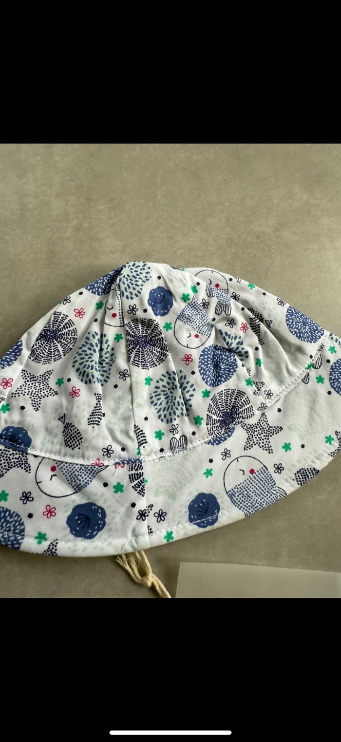 Chapeau / bob réversible 6/12 mois - photo numéro 4